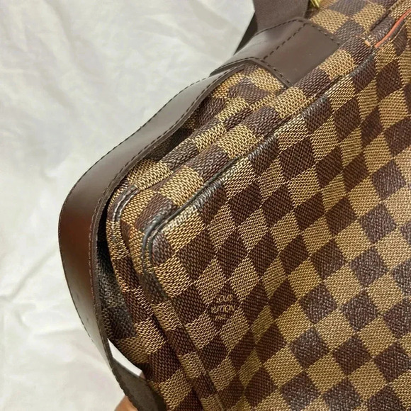 Louis Vuitton Naviglio messenger bag - Picture 10 of 12